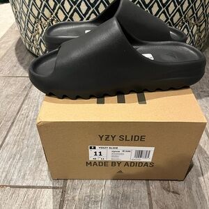 Adidas Yeezy Slides Onyx Size 11 Brand New 100% AUTHENTIC